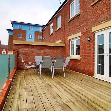 Delft - Spacious Home, High Speed Wi-Fi, Free Parking, Terrace Swindon Dış mekan fotoğraf