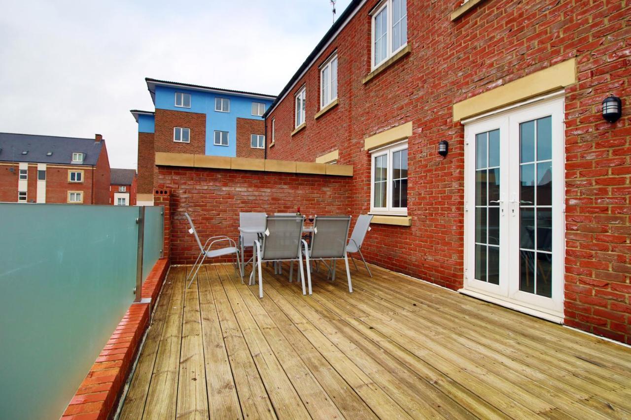Delft - Spacious Home, High Speed Wi-Fi, Free Parking, Terrace Swindon Dış mekan fotoğraf