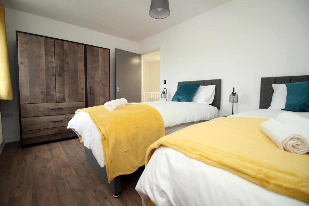 Delft - Spacious Home, High Speed Wi-Fi, Free Parking, Terrace Swindon Dış mekan fotoğraf