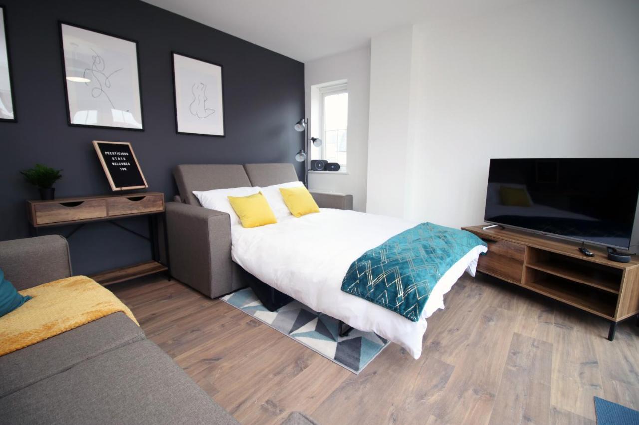 Delft - Spacious Home, High Speed Wi-Fi, Free Parking, Terrace Swindon Dış mekan fotoğraf