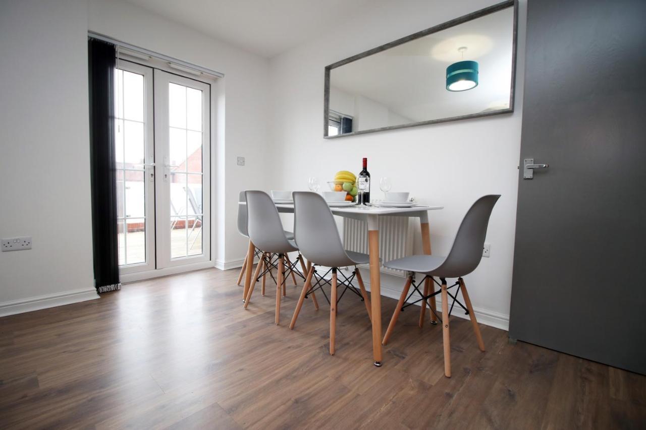 Delft - Spacious Home, High Speed Wi-Fi, Free Parking, Terrace Swindon Dış mekan fotoğraf