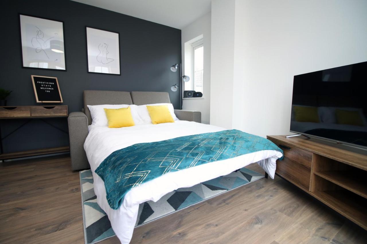 Delft - Spacious Home, High Speed Wi-Fi, Free Parking, Terrace Swindon Dış mekan fotoğraf